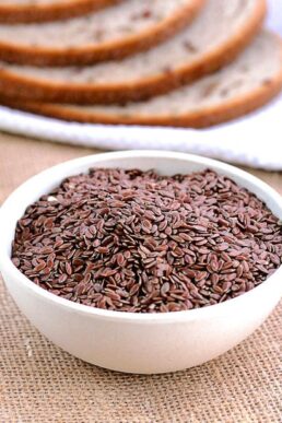 bowl-of-flax-seeds